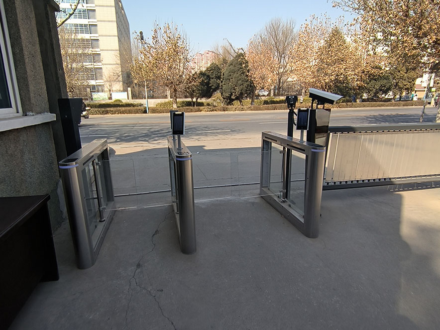 人臉識別閘機(jī)